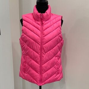 Gap women’s Pink Puffer Vest size M Like New